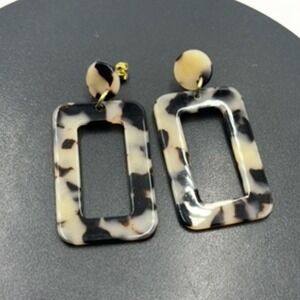 Zenzii Gold Acetate Leopard Tortoiseshell Print Cutout‎ Drop Earrings